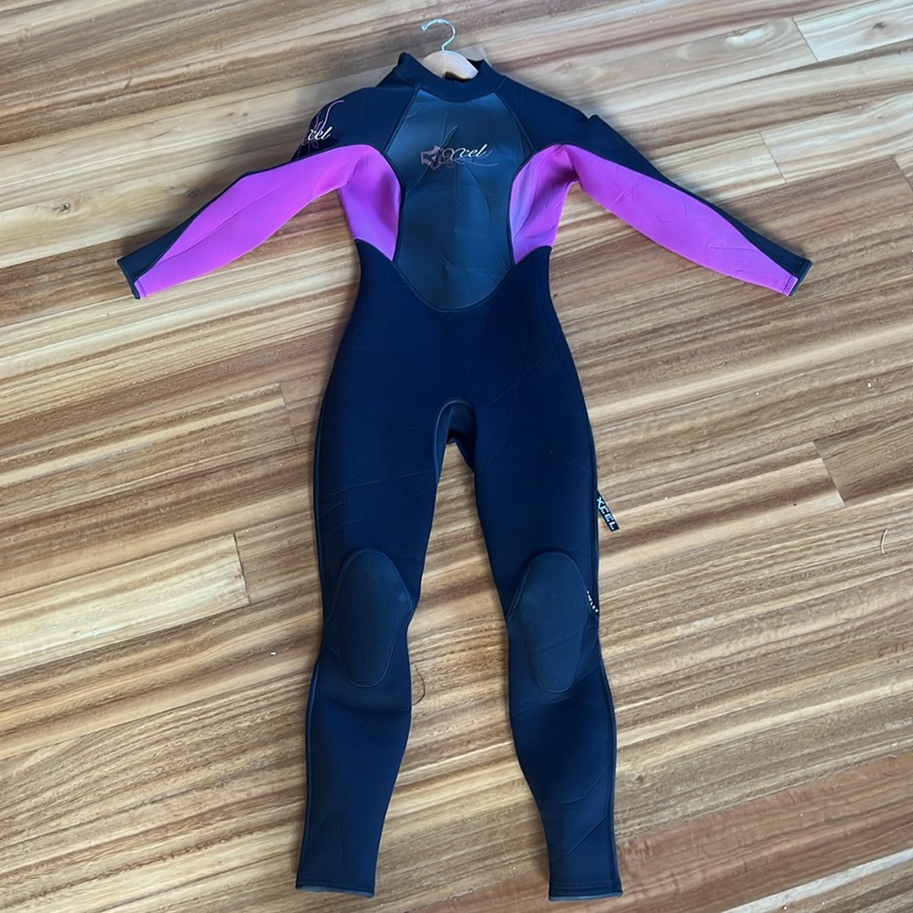 Xcel ladies thermolite 3.2 wetsuite sz 4